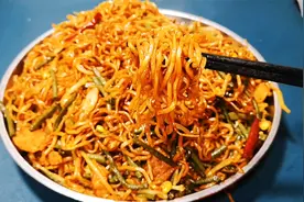 豆角焖面这么做好吃，步骤诀窍告诉你，不发坨，不粘锅，劲道好吃视频封面