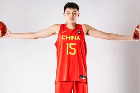 看完姚明易建联的新秀赛季！才知道杨瀚森未来有多强视频封面