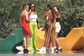 街拍性感美女。阿尔巴尼亚旅游实拍。爱江山更爱美人歌曲。视频封面