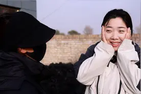 天一下子就冷了，晓儿花将近2000元买一车碳，过个温暖的冬天。视频封面