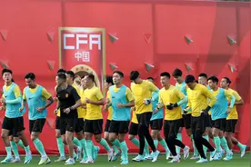 晚上20点！中国男足决战泰国，目标1-0，输球或将提前无缘世界杯视频封面