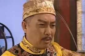 前有李卫奉旨玩骰子，后有李母奉旨讨饭