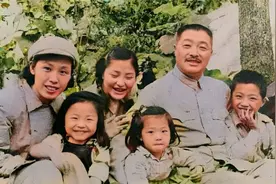 贺龙元帅的珍贵全家福，你知道他们后来发展的怎么样#历史#老照片