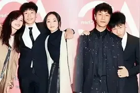 陈坤的儿子长大了，相貌突显母亲的基因，大家能认得出像谁吗？视频封面