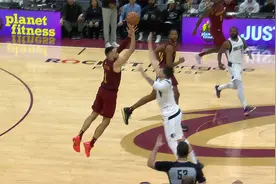 NBA精彩时刻：跨越半场！斯特鲁斯神兵天降后场超远三分压哨绝杀视频封面