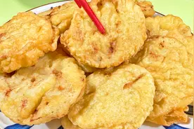 炸藕盒，牢记别加面粉和淀粉，老厨师告诉你秘诀，金黄酥脆超解馋视频封面