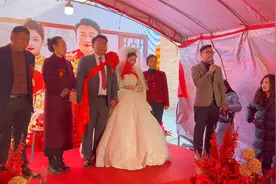今天我表弟结婚，我是摄影师负责记录，感受下运城婚礼气氛视频封面