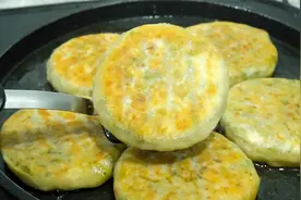 秋天多吃这馅的烙饼，不用发面也柔软，调馅配方教会你，皮薄馅足视频封面