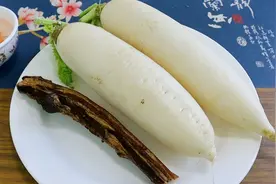 腊肉加2个萝卜，这样做一锅太好吃了，好看又下饭，待客倍有面子视频封面