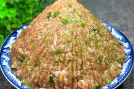 过年就吃萝卜馅饺子，教你饭店不外传的调馅方法，一口一个太香了视频封面