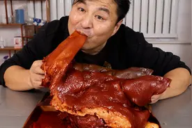 半个大猪头，做一道“麻辣猪头”，入口即化，麻辣鲜香，啃得过瘾视频封面