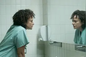 美国R级惊悚，为复活女儿，母亲变成恶魔！视频封面