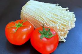 1把金针菇，两个西红柿，是我招待客人必做的拿手菜，上桌就光盘视频封面