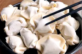 煮速冻饺子，冷水热水下锅都不对，分享正确做法，出锅和现包一样视频封面