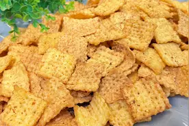 过年必备小零食，家里有小米就能做，一口一个嘎嘣脆，做法超简单视频封面