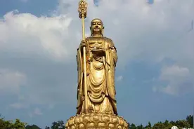 地藏王菩萨的故事——洞中打坐开悟，地藏成菩萨视频封面