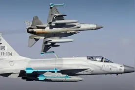 伊拉克将从巴基斯坦引进中巴联合研制的JF-17“雷电”战机视频封面