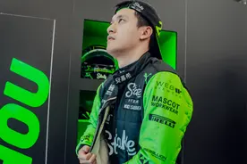 昏厥操作！周冠宇超长换胎，阿罗车队又崩盘，赛后直呼不顺视频封面