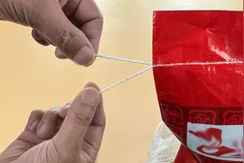 才知道，原来拆米袋面袋这么简单！一句口诀，一拉就开，太实用了视频封面