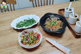 10:30开始做午餐，简单的三个家常菜，荤素搭配，都是妈妈的爱！视频封面