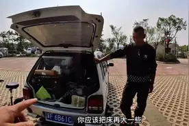 开着0.8排量的奥拓小床车，1人1狗自驾西藏几进几出，小哥真牛！视频封面