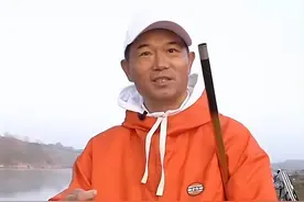 他两次击败钓王邓刚，为了生活送过外卖，消失多年后重返钓鱼界图片