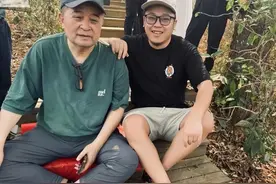从“央视名嘴”到“无名大爷”，毕福剑走到这一步，怪不了别人图片
