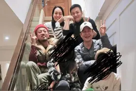 周一围张颂文林家川三家聚会，张颂文妻儿出镜，老婆漂亮有气质图片