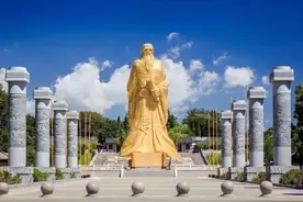 天地不仁，以万物为刍狗；圣人不仁，以百姓为刍狗。究竟什么意思图片