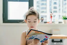 羁鸟恋旧林，池鱼思故渊；精卫忘云海，鲲鹏别星辰图片