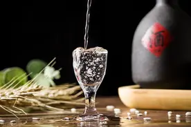酒为啥被称为“百药之首”？图片