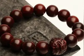 怎么辨别小叶紫檀手串的真假？图片