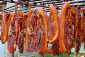 才知道，腌腊肉不能直接抹盐，要想腊肉色泽红亮，教你正确做法图片