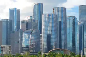 深圳牛气女房东：坐拥1200套房，每月收租160万，发家史令人敬佩图片