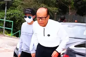 富人惜命：李嘉诚不吃山珍海味，爱喝番薯糖水，每天6点起床运动图片