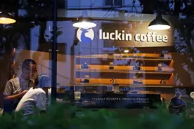 抢店面，要验资，加盟瑞幸是全网最难发财路图片