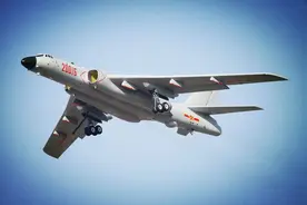 战神发威：轰6K轰炸机掠海超低空突防，对美军航母开启火控雷达！图片
