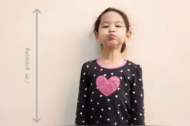 最佳儿童身高参照表，男孩女孩全都有，看看你家孩子合格没图片