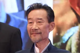 68岁李雪健参演《流浪地球2》，56岁患癌，声带和听力都受损图片