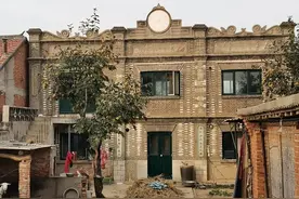 丰润区抗战胜利纪念楼和纪念碑图片