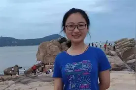 2018年状元黄亦陈，学校和企业发巨额奖励，最终选择北大冷门专业图片