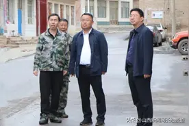 【壶关县】李杰调研村庄绿化和拆除残垣断壁后绿化工作图片