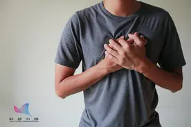 总感觉“心突突跳”是怎么回事？别忽视这些心脏的求救信号！图片