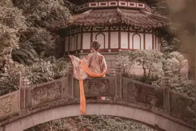一首古诗词，两个千古名句，每一首都是巅峰之作图片