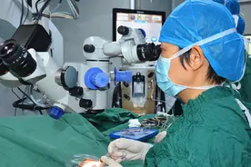 感受“硬核”技术魅力：飞秒激光辅助白内障手术助享高清视觉图片