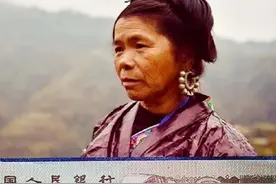 1987年，侗族少女因长相太美被印上1元人民币，如今过得怎么样？图片