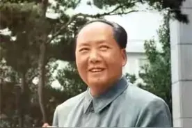 1952年，毛主席游曲阜孔庙，问同游的许世友等人：孔子姓什么？图片