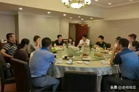 轮到自己敬酒别慌！牢记这三句“万能词”，让领导对你默默点头图片