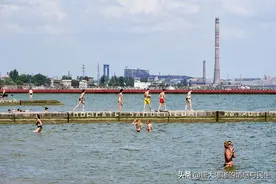 生活仍在继续的马里乌波尔，乌克兰人看着不眼热吗？图片