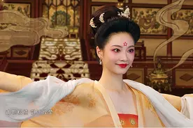 来看看这组太平公主和上官婉儿，你觉得像不像？图片
